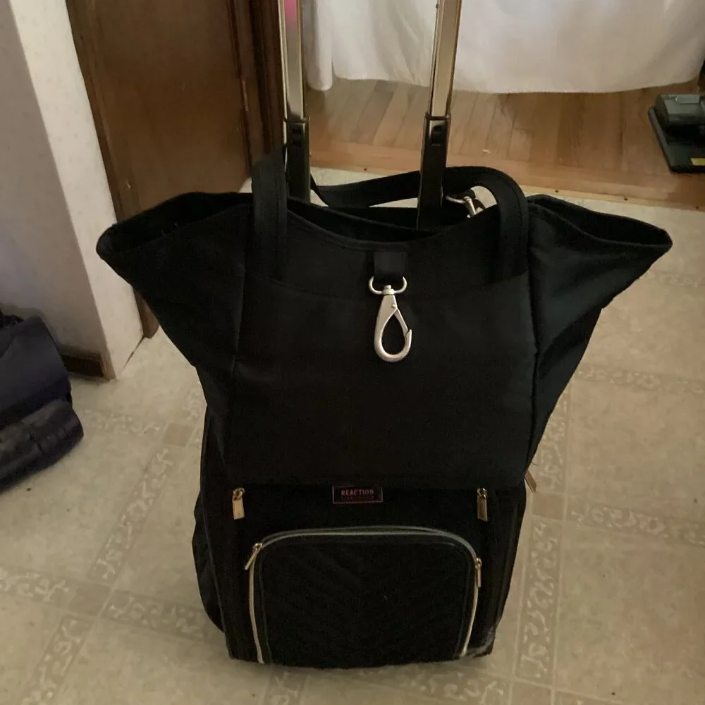 Magellan's travel bag w/locks - Picture 11 of 11